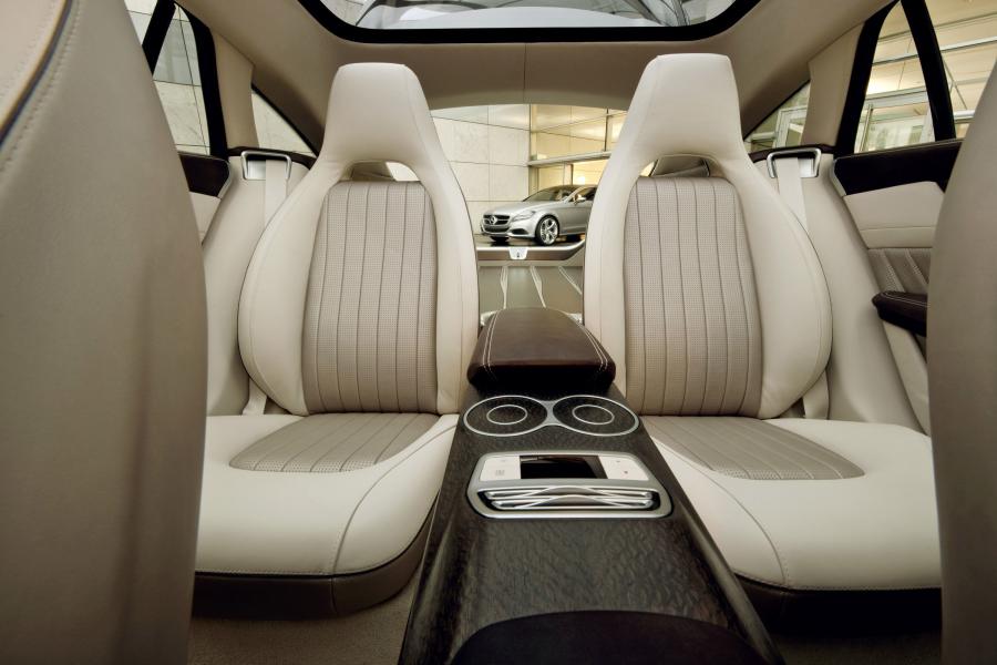  Mercedes-Benz CLS Shooting Break Concept 2010 года  (фото 25 из 86)